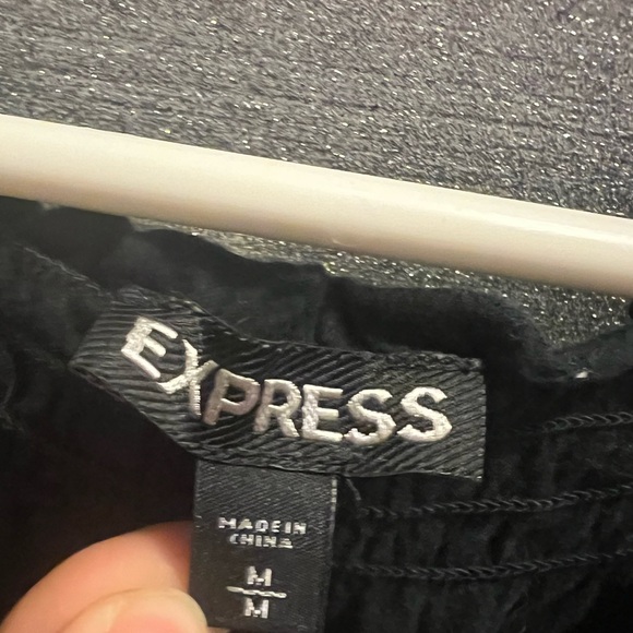 Black floral ruffled shirt - Picture 2 of 4